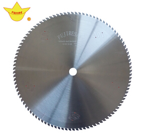 為了買到心意的金剛石鋸片，他著急趕來(lái)豐金銳刀具