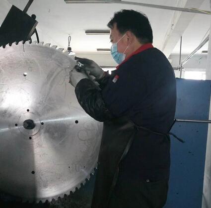 什么是合金鋸片翻新？對鋸片做哪些處理？